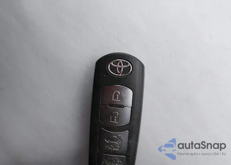 2017 Toyota Yaris Ia z USA, uszkodzony, nr VIN 3MYDLBYV2HY184655